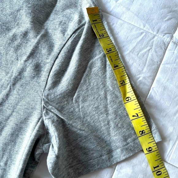 Gap Everyday Crewneck T-Shirt NWT Size Medium in Grey - Picture 11 of 15